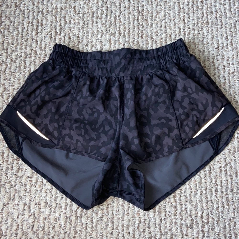 lululemon hotty hot shorts size 4